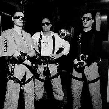 传记 Front 242