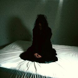 封面 Ally Nicholas - Whisper