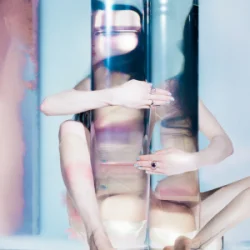 封面 Poppy - Bruised Sky